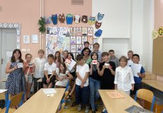Rozlučková fotka s paní asistentkou Rozlučková fotka s paní asistentkou